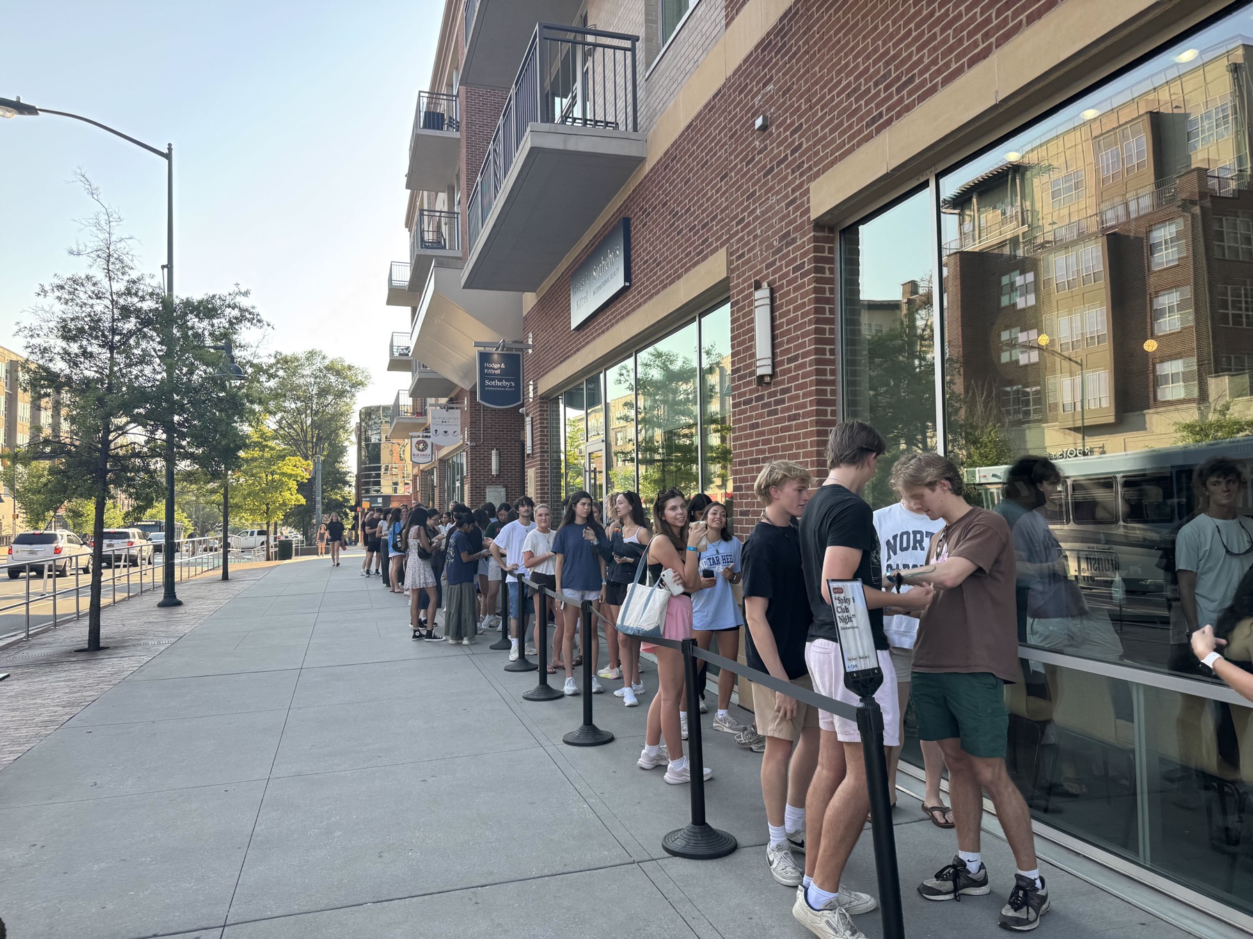 Students outside Spicy 9 for the UNC–Chapel Hill club night